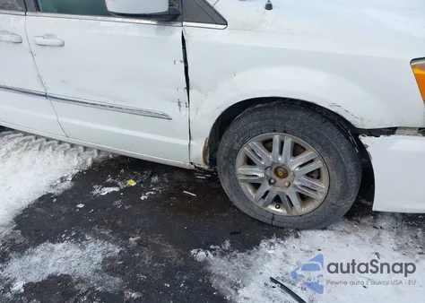 2014 Chrysler Town & Country Touring from USA, damaged, VIN 2C4RC1BG8ER304561